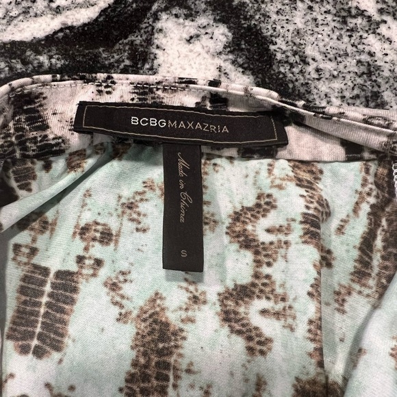 BCBGMAXAZRIA pale green and gray wrap summer short sleeve dress - Picture 10 of 15